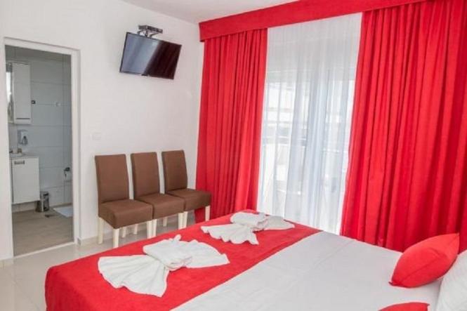 Prodaju se apartmani u Sutomoru