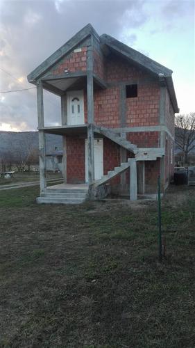 Prodajem kucu