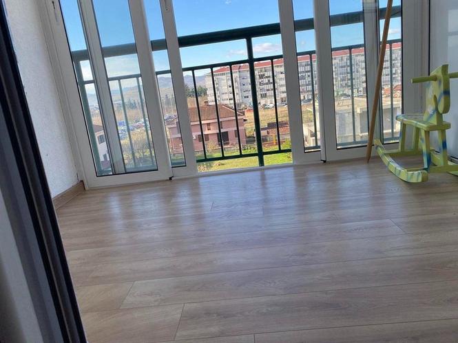 Izdaje se jednosoban stan 42m2 iza delte 3. sprat