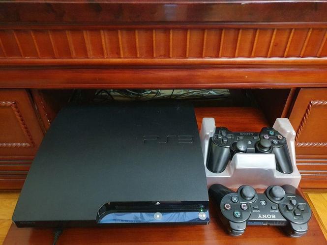 Prodajem Sony Playstation 3 250GB