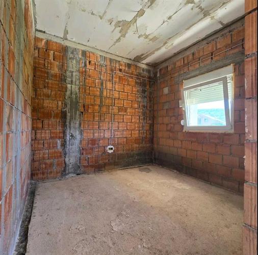 PRODAJA!!!Kuca od 68m2 sa zemljistem, Podgorica,Velje brdo 