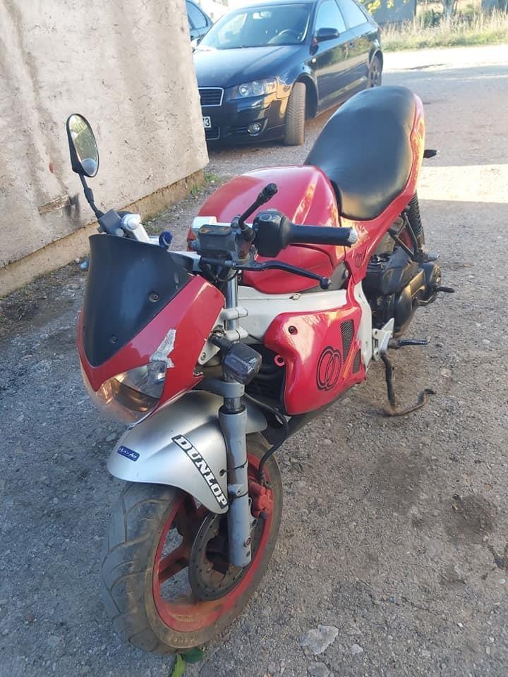 069400772