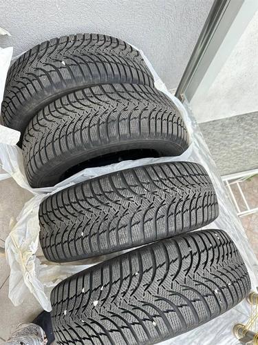 Prodajem zimske gume Kumho 225/60/r16 102v