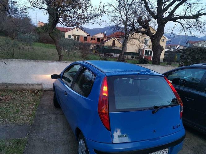 Punto 1,2 b 2002 god