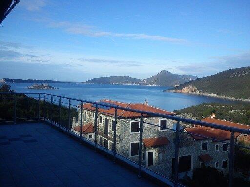 Plac od 100 000m2 u Luscica