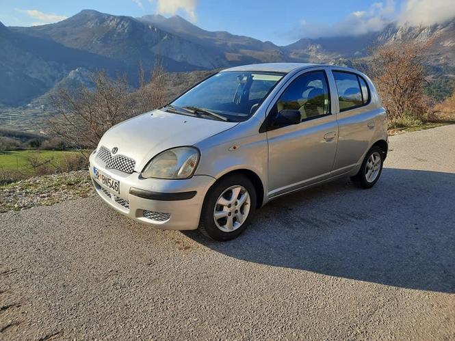 Tojota jaris 1.0 benz 2003