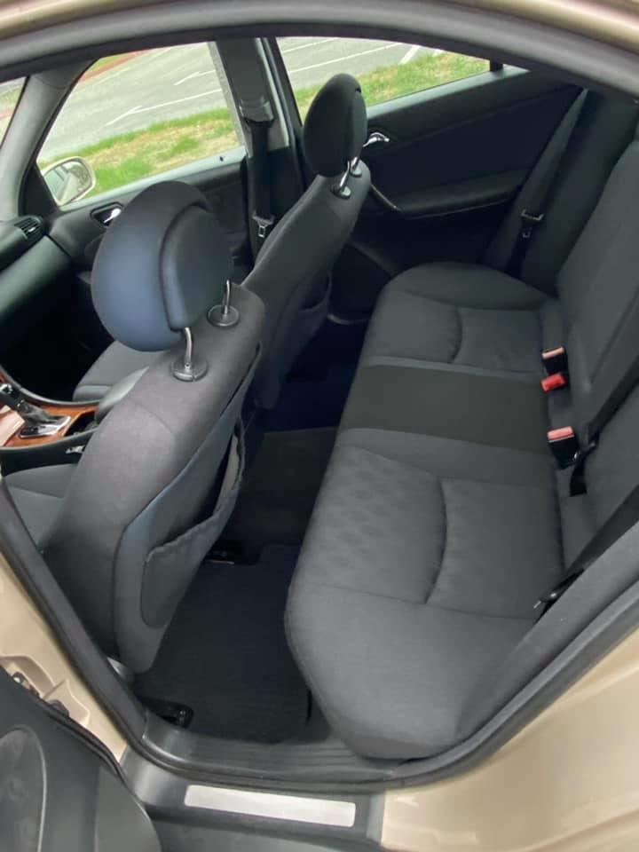--PRODAJE-SE-MERCEDES-BENZ-C-CLASS