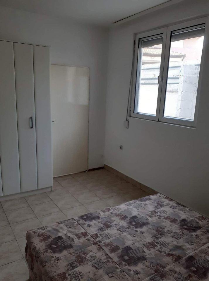 Na-prodaju-i-izdavanje-prazan-stan-51m2-+-50m2-dvorista-na-Z