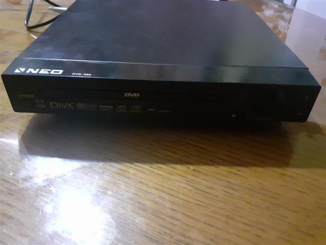 PRODAJEM DVD PLAYER