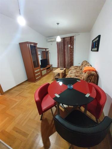 PRODAJA, JEDNOSOBAN UL. 8. MARTA