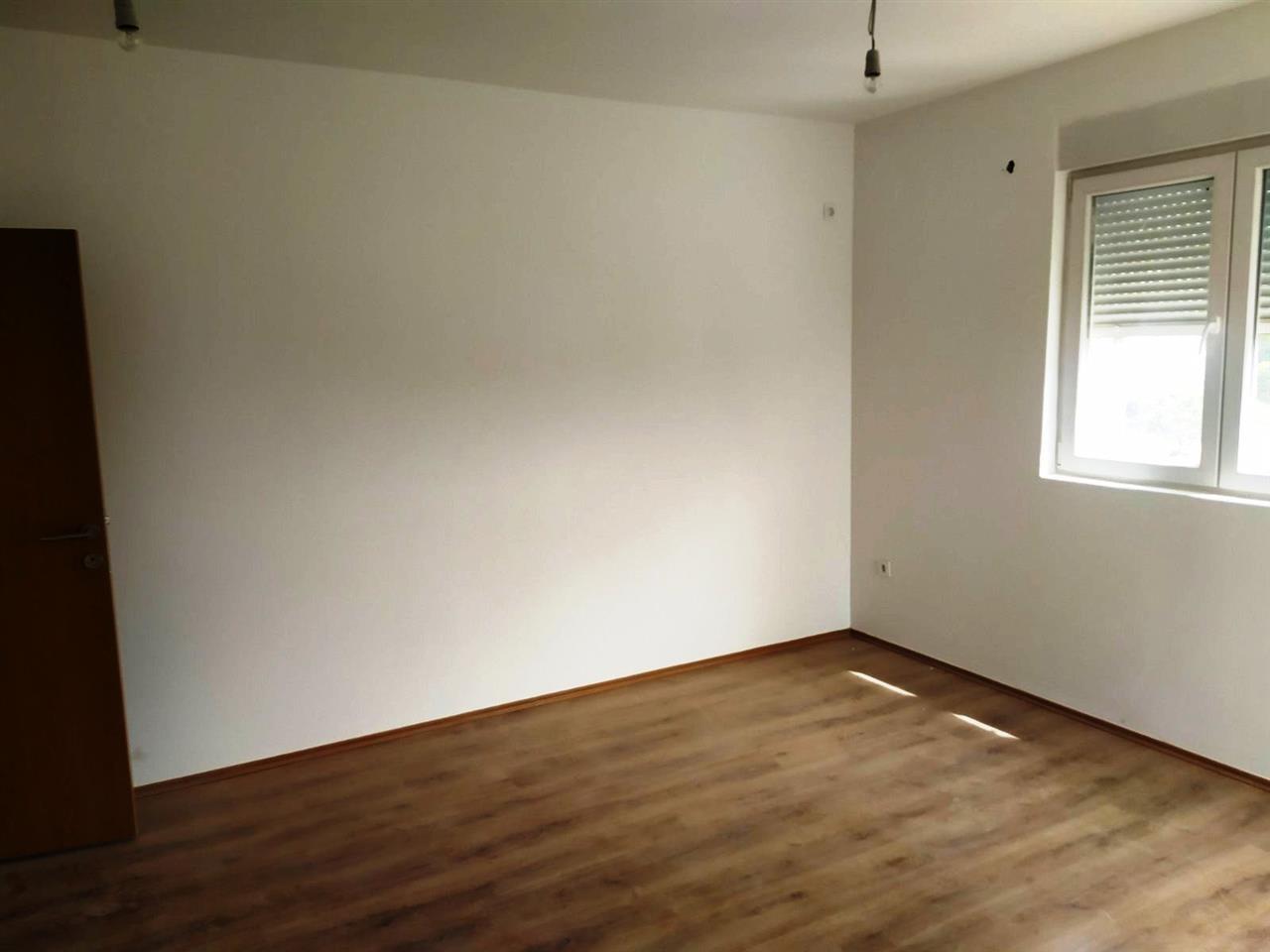 Direktna-prodaja-trosobnog-stana-od-106m2-Ljubovic---940--m2