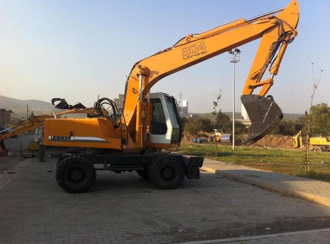 LIEBHERR 904 - 2005