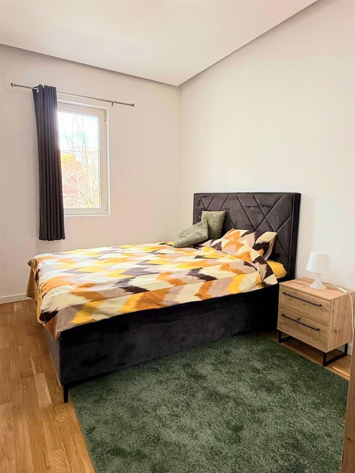 Lux-stan---zgrada-357-Cetinje