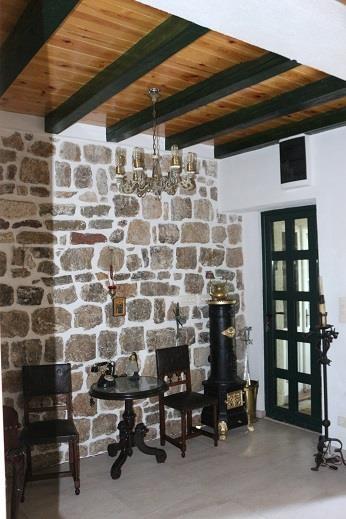 Castelnuovo-Citta-vecchia-Case-del-capitano