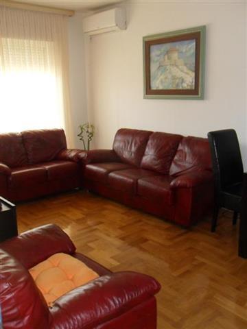 Povoljno,iznajmljujem dvosoban stan 74m2 Bar