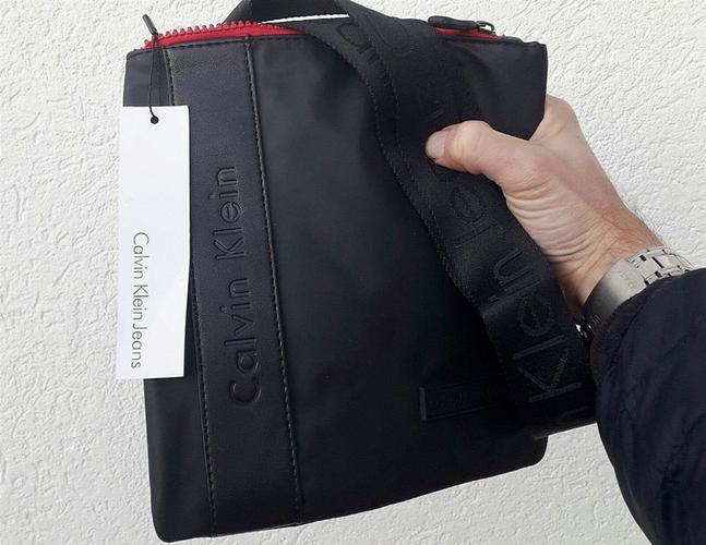 CALVIN KLEIN muska torbica