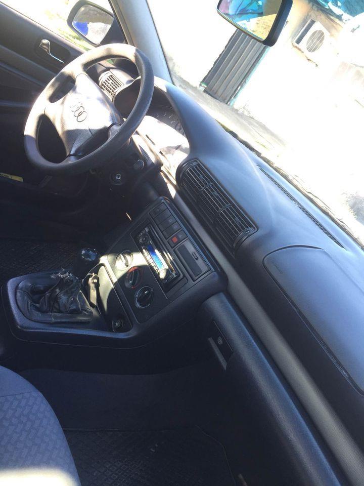 Audi-A4-1-6-benzin