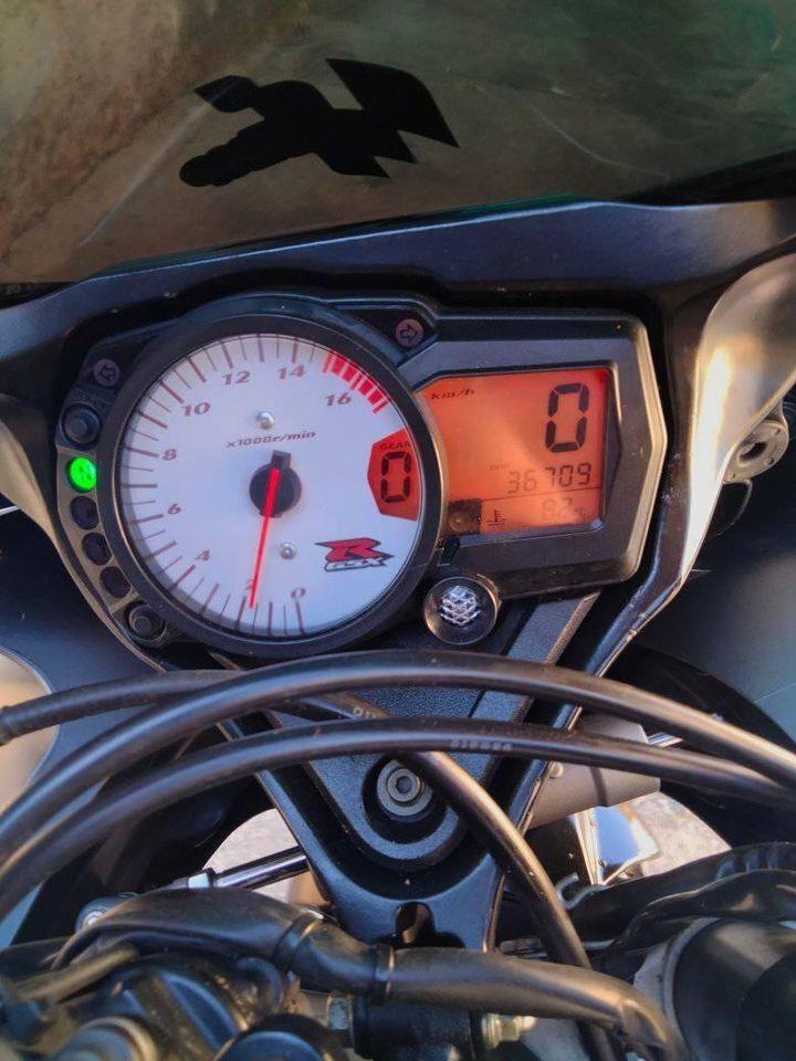 Suzuki-gsxr-750
