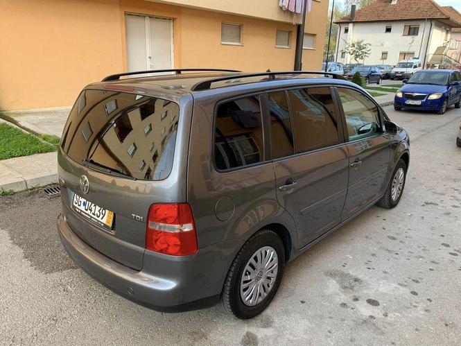 Touran 1.9Tdi 66kw 2006god Servisiran. Bez partikularnog fil