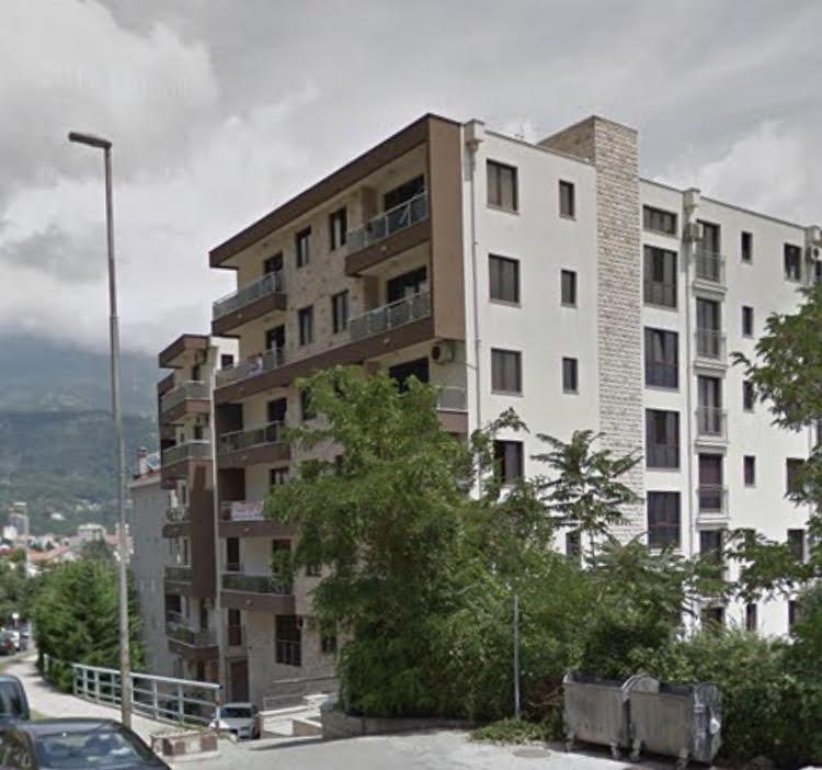 -BUDVA--IZDAVANJE-MANJI-DVOSOBAN