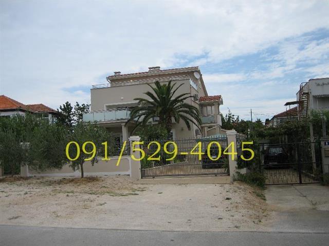 Vila od 381m2 u Zadar - Borik  