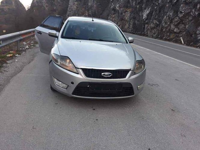 Ford mondeo 2.0 tdi 85 kw 2009 god extra stanje moguca zamje