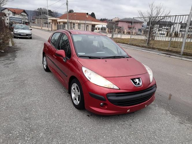 PEUGEOT 207