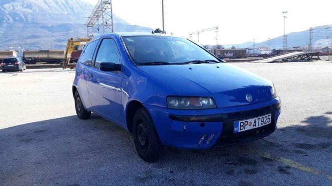 Prodajem fiat punto 1.2b 2002god