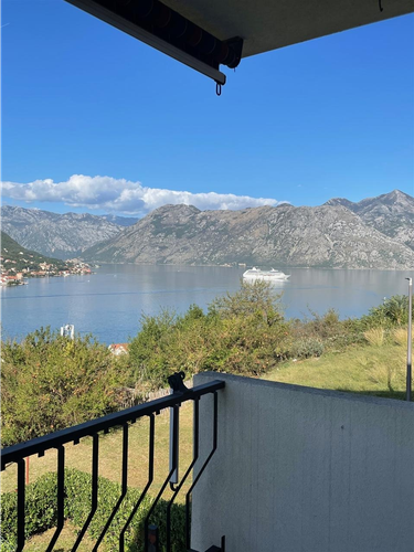 Izdajem jednosoban stan 60m2 u Kotoru Sveta Vraca