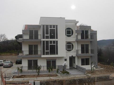 Stan od 75m2 u Herceg Novom Hitno