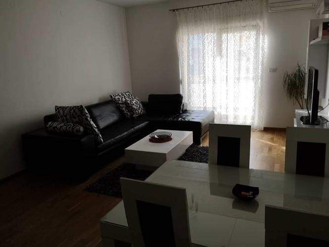 IZDAVANJE, JEDNOSOBAN NAMJESTEN CITY KVART