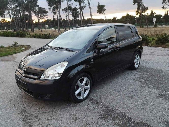 TOYOTA COROLA VERSO / 2006