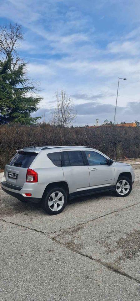 Jeep-Compass-Limited-4x4-2-2CRD-2011god--