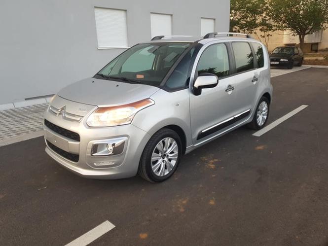 Citroen C3 Pikasso 1.6HDI 73kw 2013godiste. Registrovan godi