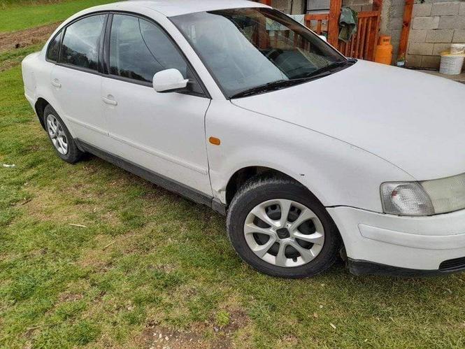 1998 PASSAT 1.9 TDI 66KW REGISTRIVAN GODINU 4 Sve