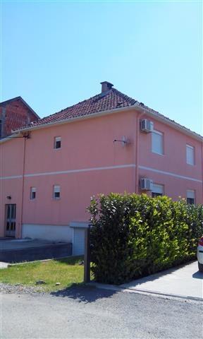 Kuca od 180m2, Zlatica