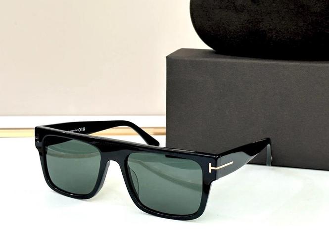 Muski model Tom Ford ORG klasa