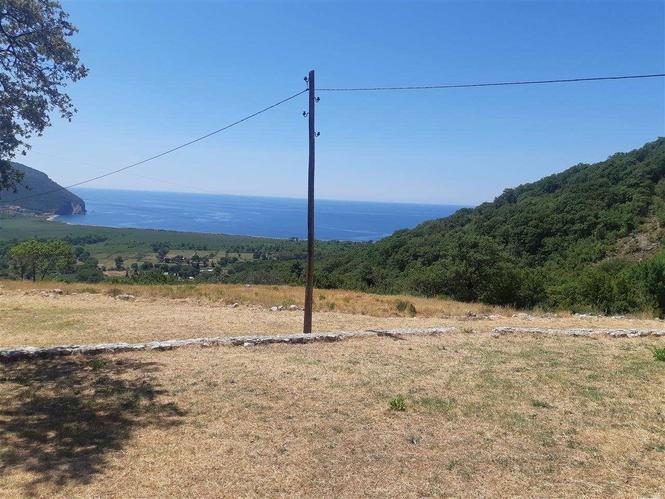 Prodaje se plac u Buljaricama 1744m2