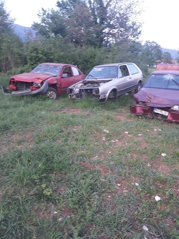 U-djelove-i-jos-dosta-auta