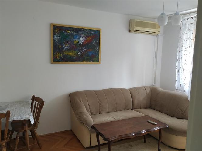 IZDAJEM JEDNOSOBAN STAN PREKO MORAČE
