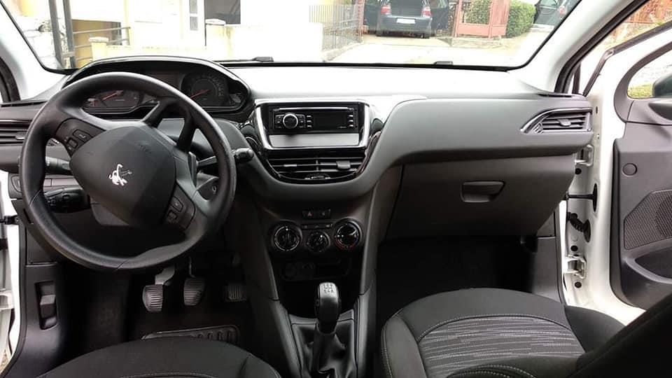 Peugeot-208
