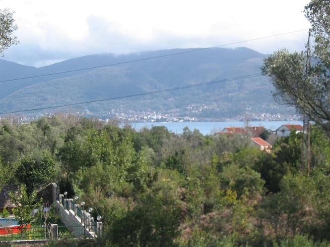 Plac u Krašićima opština Tivat