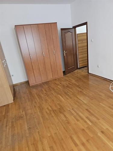 Izdavanje dvosoban stan centar