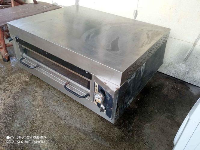 Prodajem pizza pec..600e...kontakt telefon 069-887-081