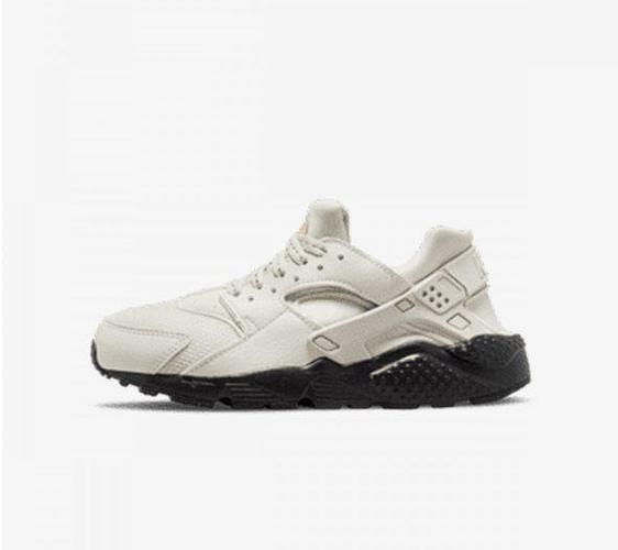 Prodajem patike - NIKE Huarache