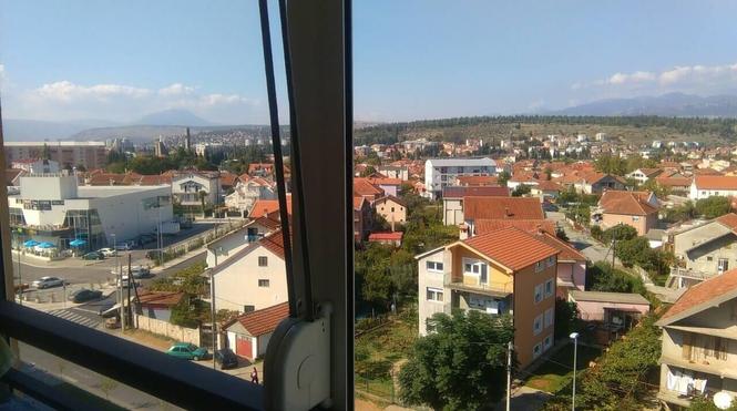 DVOSOBAN NOV STARI AERODROM