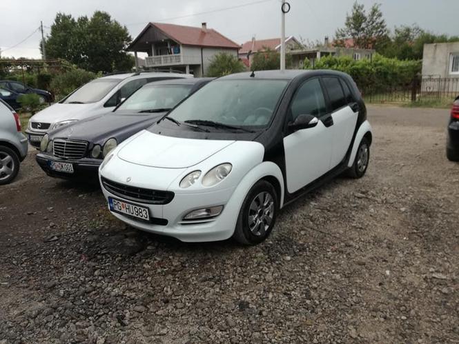 Smart for four 2006 1,1 benzin 47 kw reg punu godinu  BEZ UL