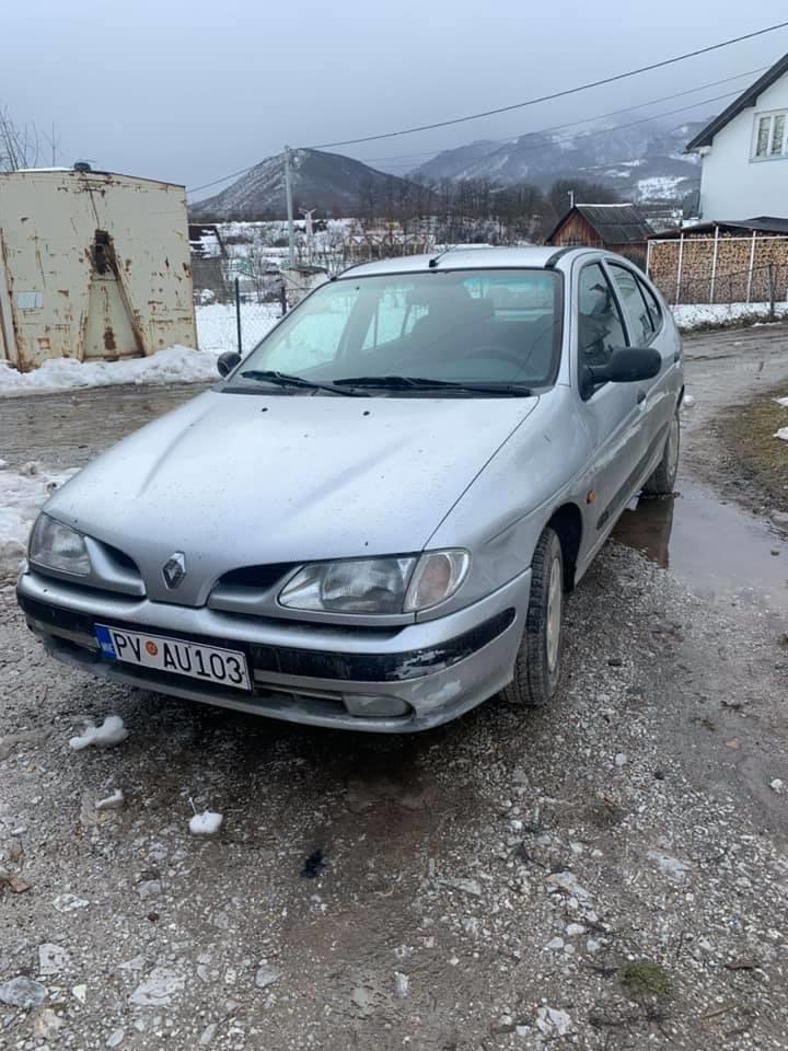 Reno-megan-1-6-benzin