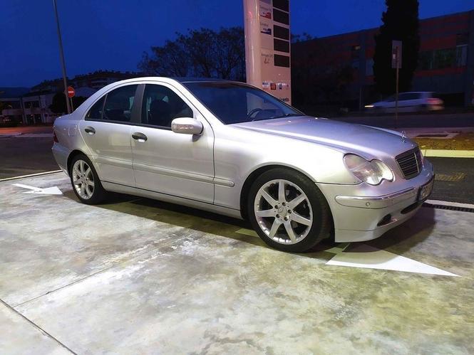 Mercedes W203