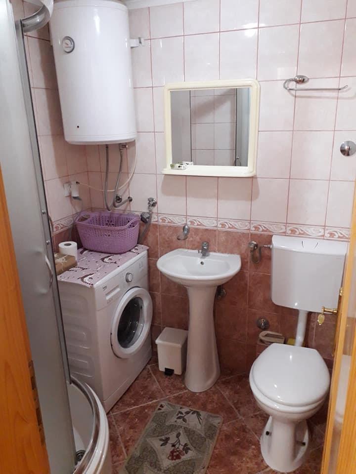 Izdaje-se